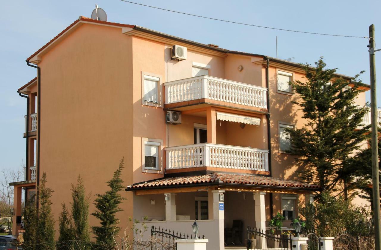 Apartments Dubravka Medulin Exterior photo
